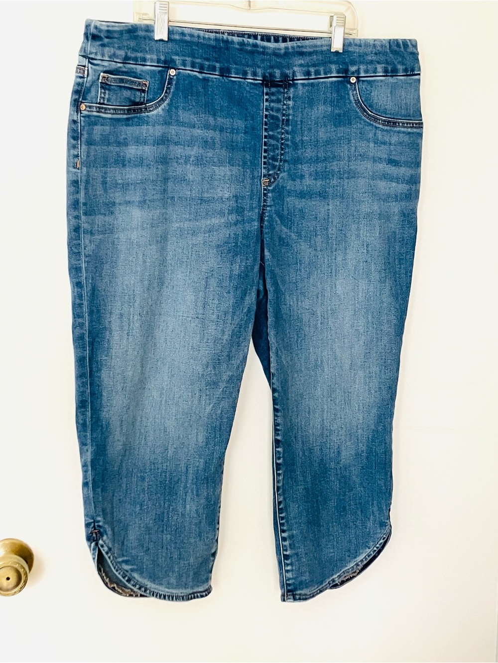 Chico's Pull-On Cropped Jeans Women's Size 2.5 Blue Denim